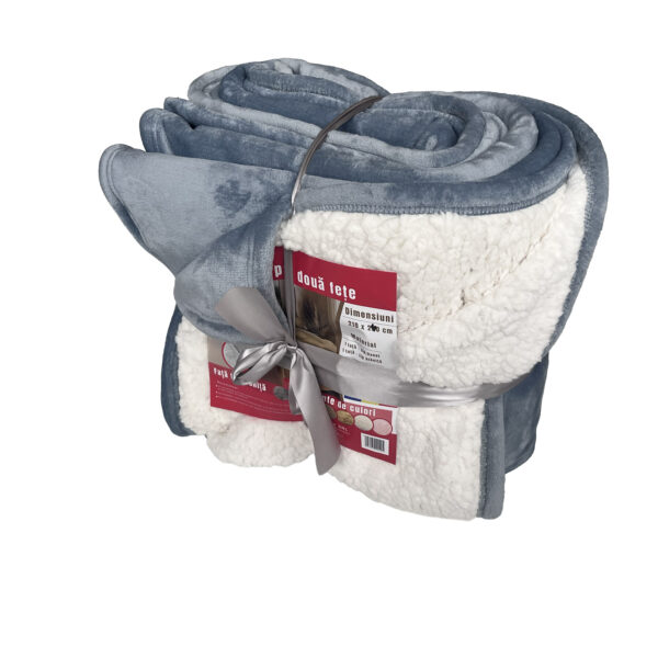 Cuvertura catifea albastru sters